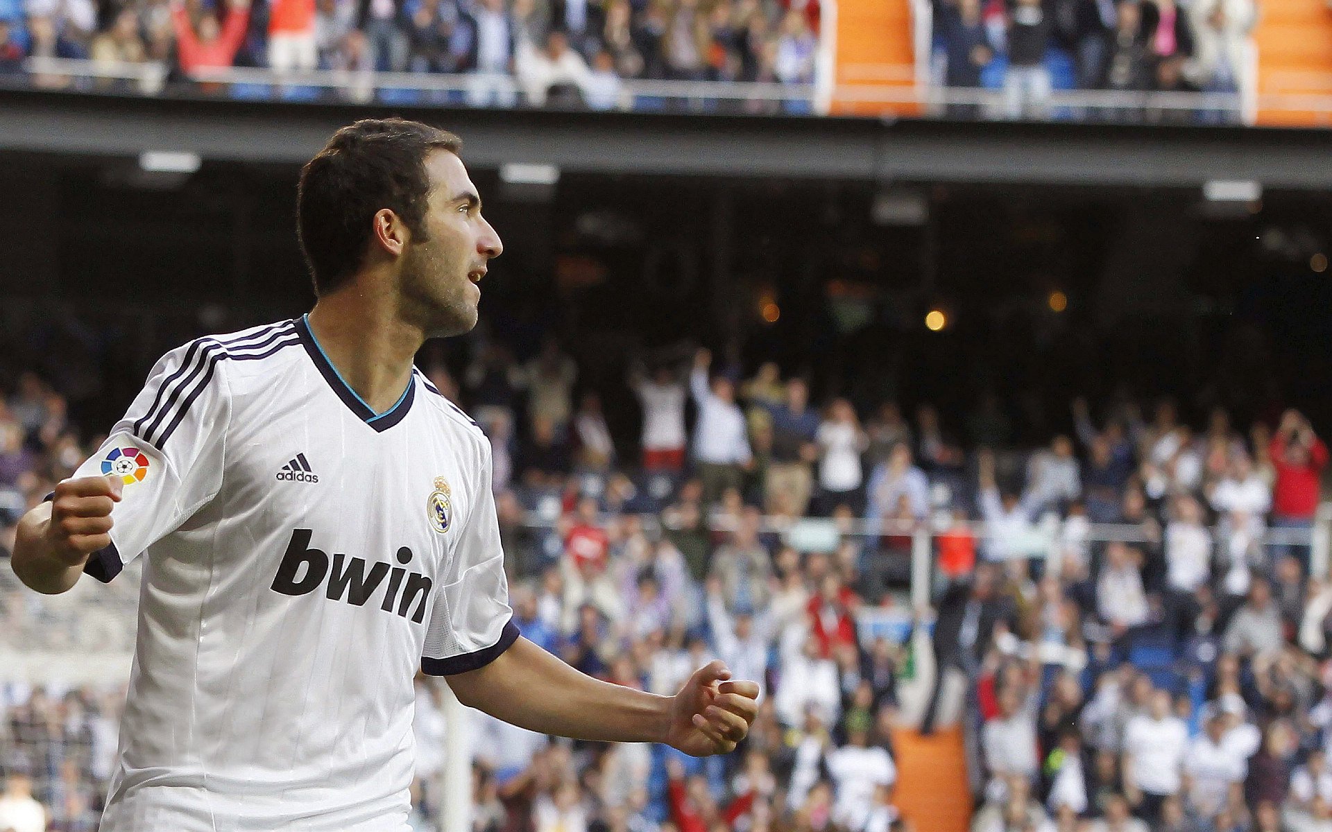 3-1!超级射手双响10轮13球12.1亿战舰掀翻大黑马5轮4胜重返前二,超级射手攻略